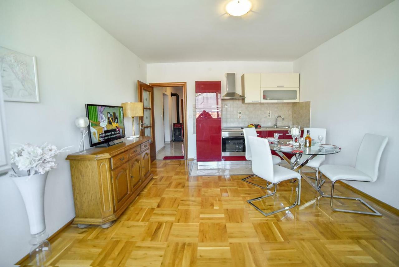 Apartment Ines Sinj Ngoại thất bức ảnh