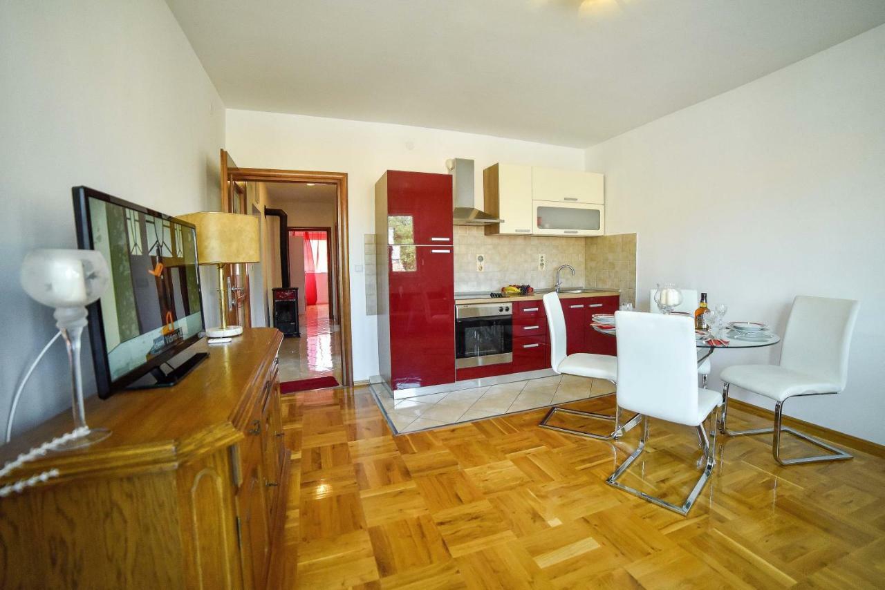 Apartment Ines Sinj Ngoại thất bức ảnh